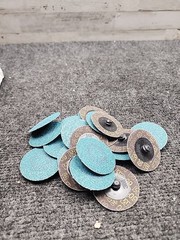 3M 36526 | Green Corps Roloc Disc, TR, 2.000″ x 60 Grit (Replaces 01397) {20pk}