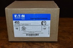 Eaton 453 1 1/4″ Set Screw Type Box Connector
