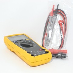 Good Fluke 179 True RMS Handheld Digital Multimeter with New Lead Set