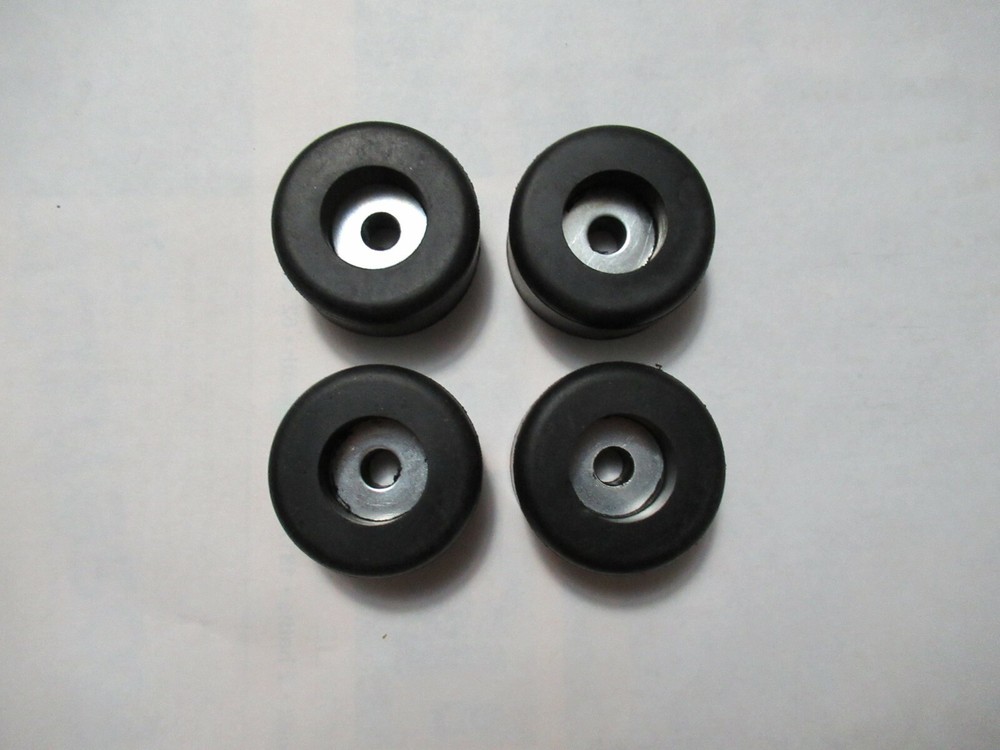 4 Very Large 1 1/2″ Diam Rubber Bumpers with Embedded Washer Rubber Feet CT103