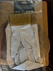 Ironcat 6141/M Premium Kidskin TIG Welder Safety Gloves Size M.