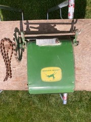 John Deere 4-Row Planter 494 495 Fertilizer Insecticide Box w/Chain B13829B Exc
