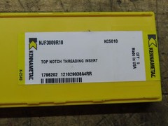 2 New Kennametal NJF3009R18 KC5010 carbide top notch threading insert