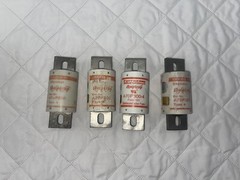 Ferraz Shawmut Amptrap A70P Form 101 Fuse 700VAC/650VDC 300A Semiconductor Fuse
