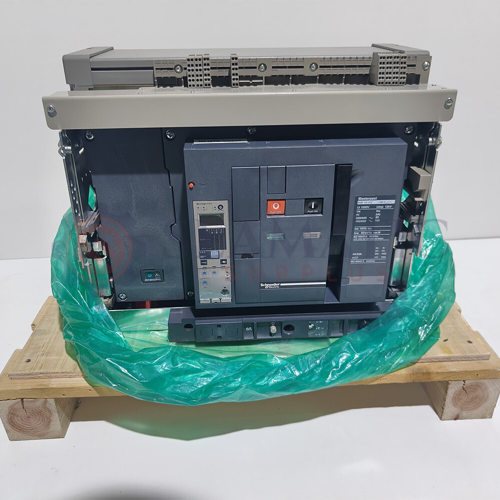 New Schneider Electric NW10H2 Air Circuit Breaker 1000A 4P, Drawout Type (48253)
