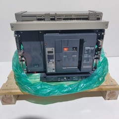 New Schneider Electric NW10H2 Air Circuit Breaker 1000A 4P, Drawout Type (48253)