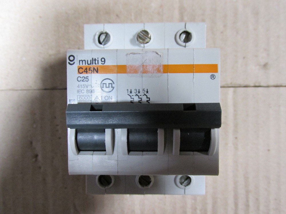 Merlin Gerin Multi 9 C45N C25 Circuit Breaker 3-Pole 25 Amps VGC! Free Shipping
