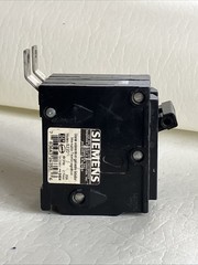ITE Siemens B220 Circuit Breaker 20A 2Pole 120/240VAC 10KAIC Bolt On Panel Mount