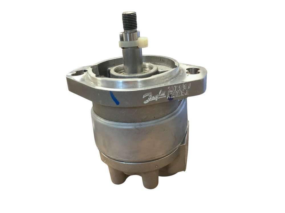Danfoss / Eaton Cessna 26012-LAM Hydraulic Gear Pump | Series 26 |