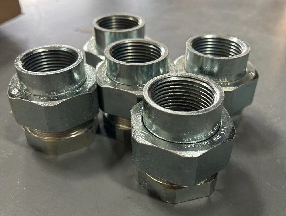 Crouse-Hinds UNY -UNF305 Union Fittings Qty: 5. Free Shipping