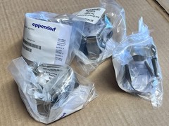 Lot of 4 New Brunswick 250mL Erlenmeyer Flask Clamps M1190-9002