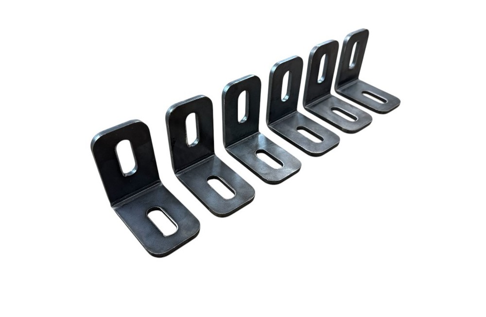 3″ x 3″ x 2″ x 1/4″ STEEL 90° ANGLE BRACKET BRACE (6 pack) with slots