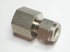 1-Swagelok Stainless Connector Fitting, 3/8″ Tube x 3/8″ Female NPT, SS-600-7-6