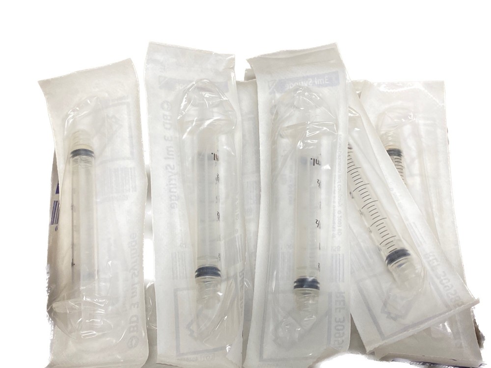 (95) General Use 3mL Plastic Graduated Luer Lock Syringes Blister Packed