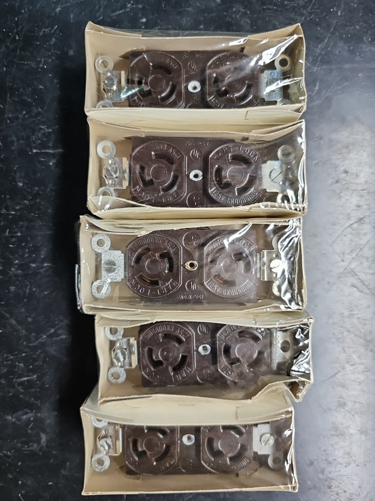 Lot 5 Duplex Twist-Lock Receptacle 15A 125V L5-15R Hart Grounding Arrow 4700