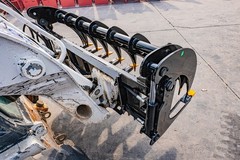 Presale Ship Within 10 days-72” Root Rake Grapple Attachment Skid Steer