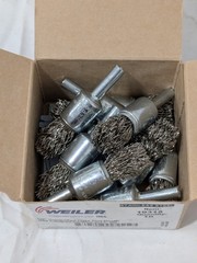 WEILER End Brush: 1/2″ Dia, Stainless Steel, Crimped Wire Qty 10 10315