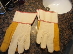 NWOT TWO PAIRS industrial men’s work gloves UNBRANDED no size