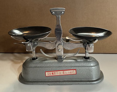 Vintage Lab Beam Balance Scale HC-TP12B 100g w Weights Apothecary Medical