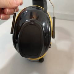 Peltor AO Safety Work Tunes AM/FM Headphones HRX52A Worktunes Mowing Yard work