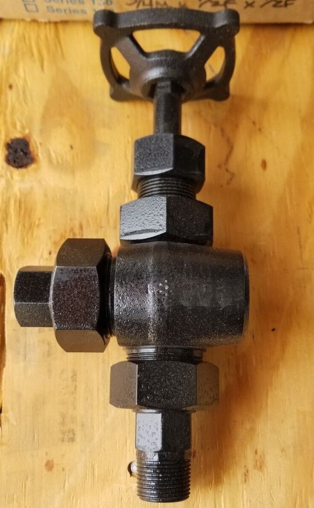 Jerguson Model 67 Valve 3/4″MNPT (vessel) x 1/2″FNPT (gage) x 1/2″FNPT