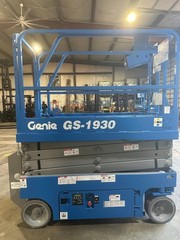 2014 GENIE GS-1930 ELECTRIC SCISSOR LIFT NARROW WIDTH VERTICAL GENIE MANLIFT