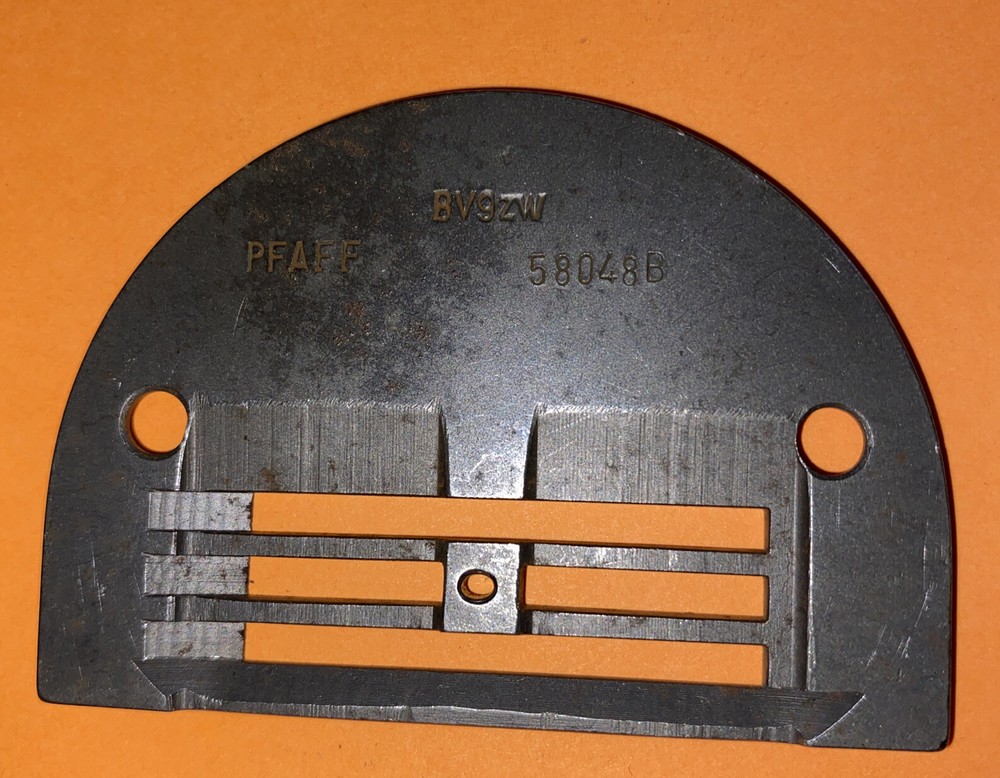 *USED* 58048B-PFAFF THROAT PLATE-FOR SEWING MACHINES *FREE SHIPPING*