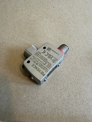 New in BOX KEYENCE LR-ZH490CB LASER SENSOR Contained Distance