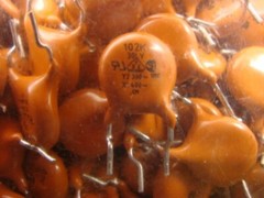 ONE BAG 250 VISHAY Ceramic Disc Capacitors 1000pf +/-10%, 400Vrms – New & Unused