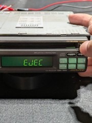 Alpine CDM-7833 In-dash CD Receiver (CD not working – See Description)