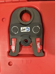 Open Box Milwaukee 49-16-2696 Black Iron Durable Press Jaw 1/2″ – 1″ Kit *read*