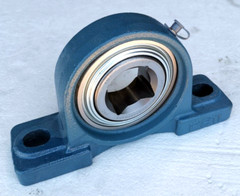 Premium 1-1/2″ Square Bore GW211PPB3 Disc Bearing 2-Bolt Pillow Block Flat Base