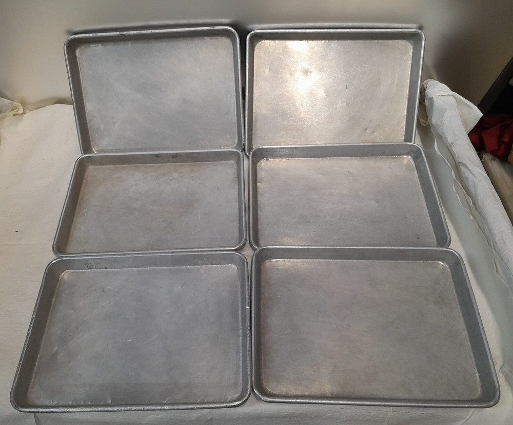 Lot Of 6 Vollrath #5220 and/or Winco ALXP-1013, 13 x 9.5″ 1/4 Sheet Pans USA