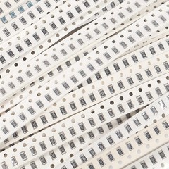 900PCS SMD Resistor Kit, 36 Values (1 to 10M Ohm), 1/4W Chip Resistors