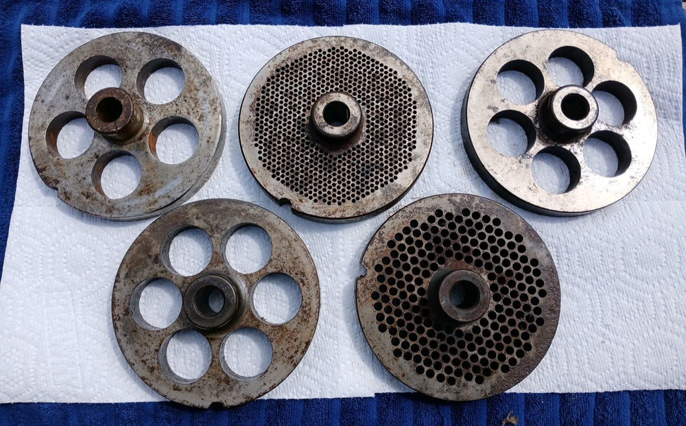 Vintage Lot 5 Large 6″ Kasco Never Sold Hook Eye Big Meat Grinder Plates Set 5