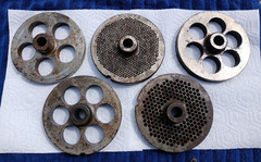 Vintage Lot 5 Large 6″ Kasco Never Sold Hook Eye Big Meat Grinder Plates Set 5