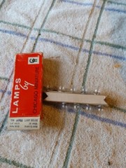 *Box of 9 Chicago Miniature #pr6 2.47 Volts Lamp Bulbs