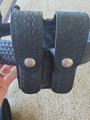Uncle Mike’s Law Enforcement Belt With Extras Glock 17/22 Black Duty Medium M