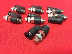 LOT OF 7 PISCO SPEED CONTROLLER WITH 4MM/ 5/32 ELBOW