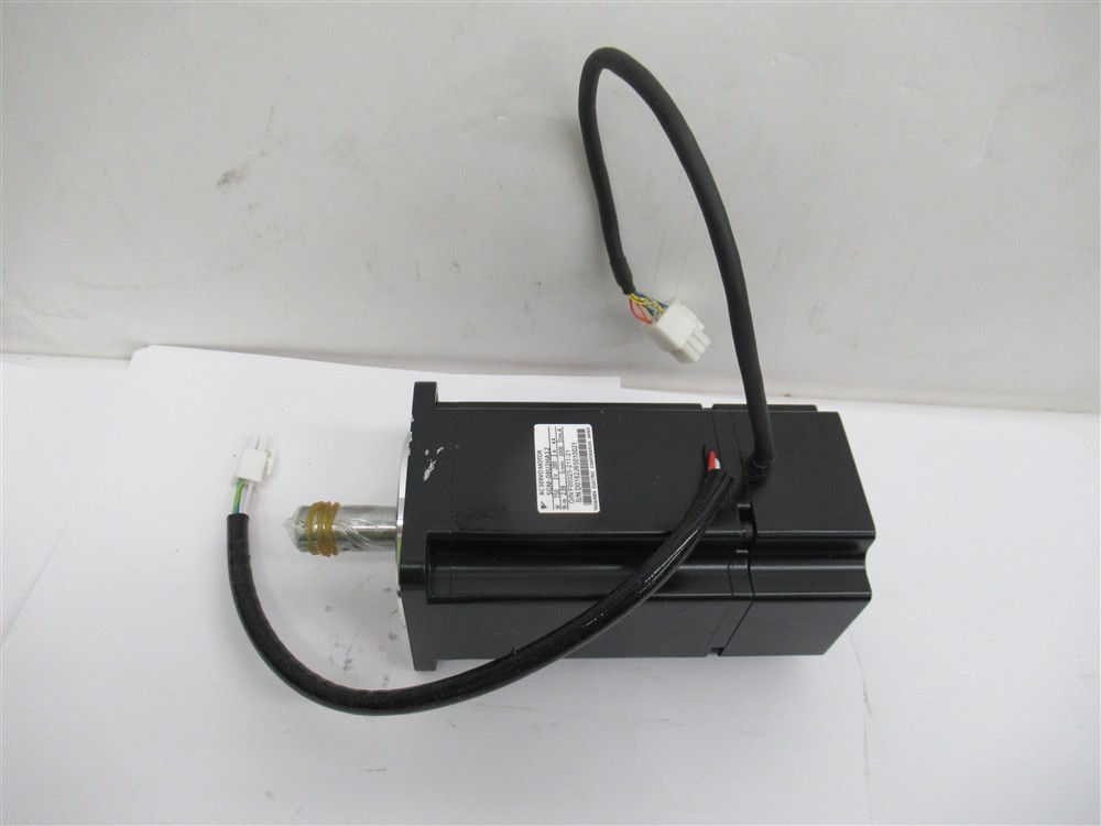 Yaskawa SGM-08U2HA12, AC Servo Motor, 700 Watt, 200 Volt