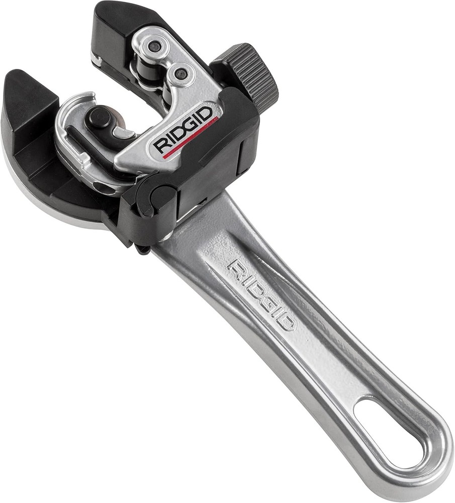 Close Quarters Tubing Cutter with Ratchet Handle