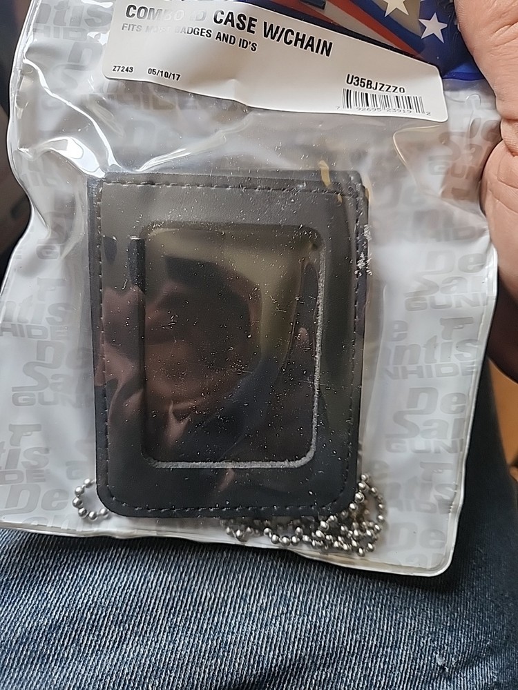 DeSantis Combo ID Case W/Chain U35BJZZ0