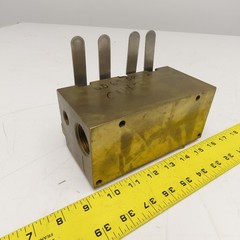 PLC SPS412B 1″ NPT x 1/2″ NPT 4 Way Brass Supply/Return Manifold Shut Off