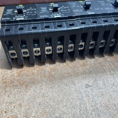 Square D EDB34060 60 Amp Circuit Breaker 480 Volt 3 Pole Bolt On