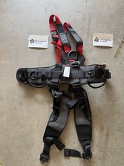 MINT CMC Rescue Response Harness Model 202814 Medium 32–42” NFPA Class III Rope