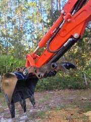 KUBOTA KX018 U15 U17 U20 PIN ON HYDRAULIC MINI EXCAVATOR THUMB