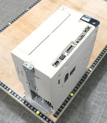 YASKAWA SGD7S-180A20A SERVO PACK AC200V 2.0kW Excellent condition From Japan