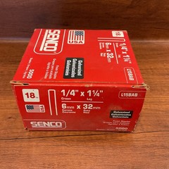 Senco Galvanized Finish Staples L15BAB 1/4″ X 1 1/4″ USA, 4 Pounds, 18 Gauge