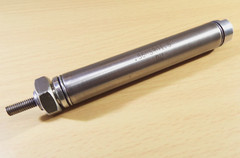 PNEUMATIC AIR CYLINDER PARKER 1-1/2″ STROKE 9/16 BORE SINGLE ACT. SPRING RETURN