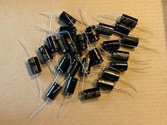 25pc Electrolytic Capacitor Axial 2000hr +105℃ RoHS 100uF 160V 16x26mm Supertech